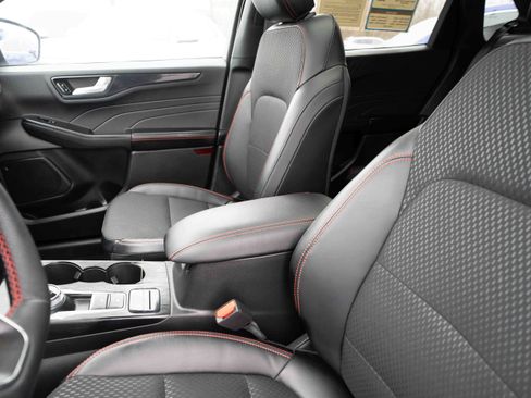 Used 2025 Ford Escape ST-Line w/ Cold Weather Package image 10