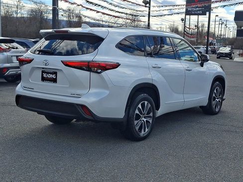 Used 2022 Toyota Highlander XLE image 5