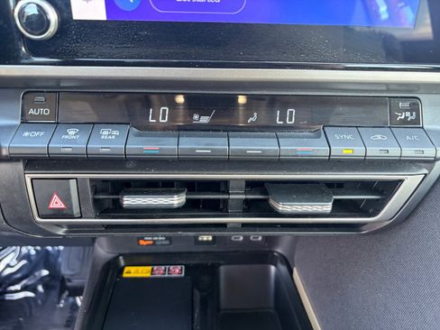 Used 2025 Toyota Camry LE FWD image 22