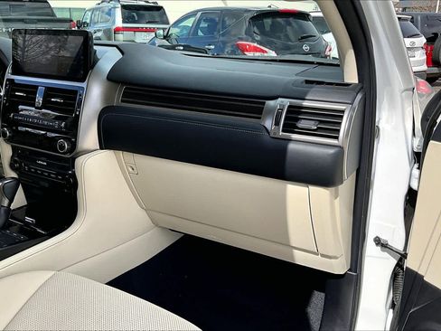 Used 2022 Lexus GX 460 Premium image 16