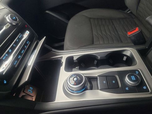 Used 2020 Ford Explorer XLT w/ Comfort Package image 26