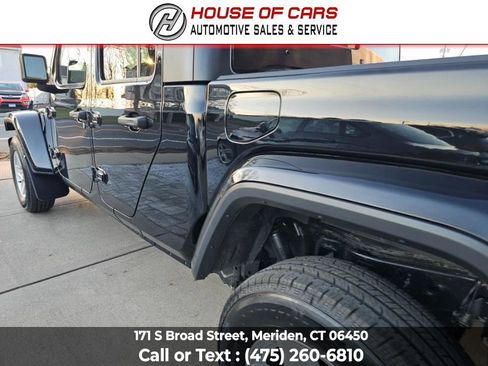 Used 2021 Jeep Gladiator Sport image 18