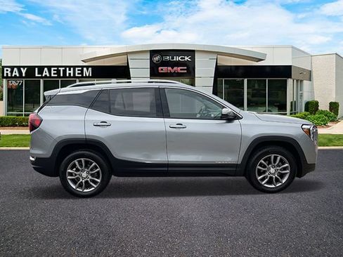 Used 2024 GMC Terrain SLT w/ LPO, Floor Liner Package AWD/4WD image 6