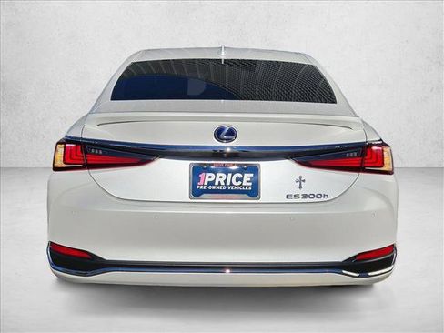 Used 2022 Lexus ES 300h w/ Luxury Package image 6
