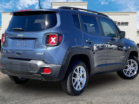 Certified 2022 Jeep Renegade Latitude w/ Convenience Group image 2
