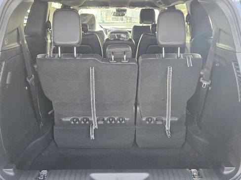 New 2026 Chrysler Pacifica Select image 4
