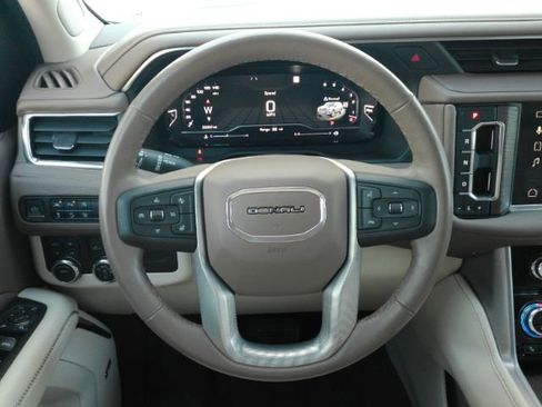 Used 2023 GMC Yukon XL Denali image 33