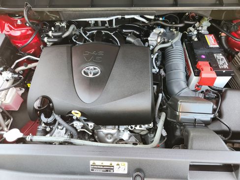 Used 2021 Toyota Highlander Limited FWD image 26