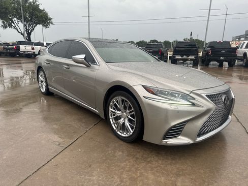 Used 2019 Lexus LS 500 w/ Interior Upgrade Package RWD image 4