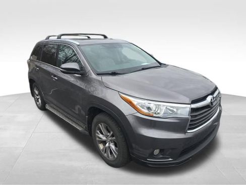 Used 2015 Toyota Highlander XLE image 7