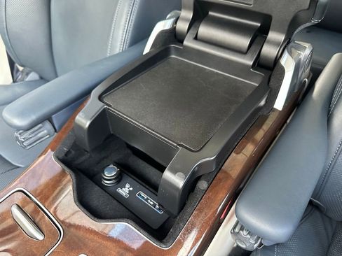 Used 2020 Land Rover Range Rover HSE image 45