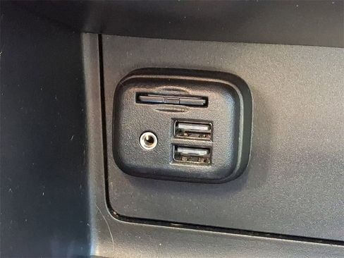 Used 2021 GMC Canyon AT4 image 25