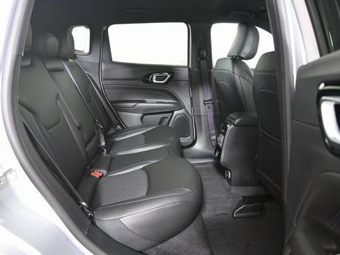 New 2026 Jeep Compass Latitude image 15