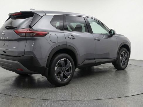 Used 2025 Nissan Rogue SV FWD image 9