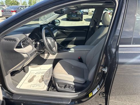 Used 2024 Toyota Camry XSE w/ Navigation Package image 12