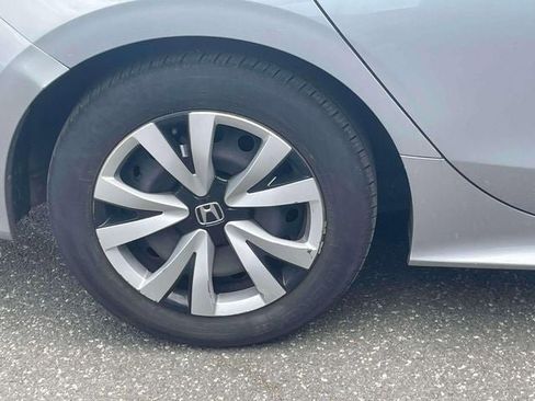 Used 2023 Honda Civic LX image 9