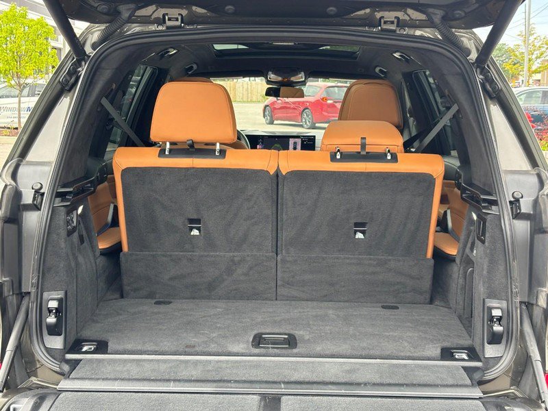 Used 2025 BMW X7 xDrive40i w/ M Sport Package AWD/4WD image 9