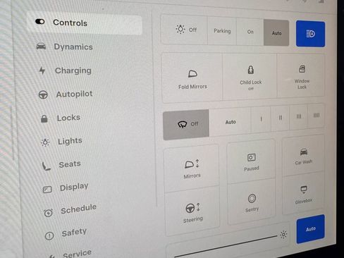 Used 2023 Tesla Model Y Long Range image 30