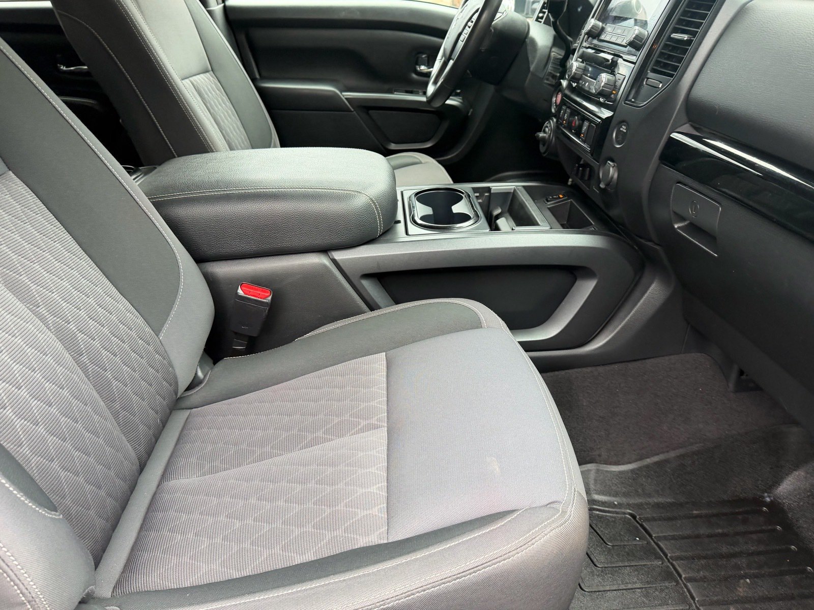 Used 2023 Nissan Titan SV w/ SV Convenience Package AWD/4WD image 10