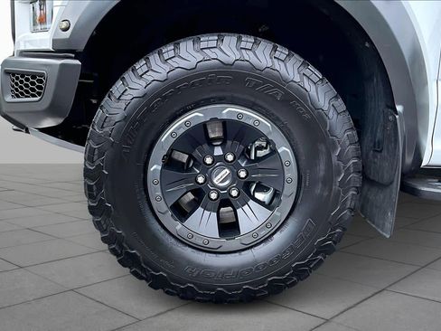 Used 2017 Ford F150 Raptor w/ Equipment Group 802A Luxury image 11