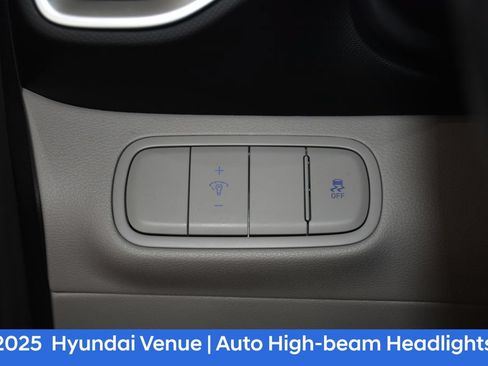 Certified 2025 Hyundai Venue SEL FWD image 11