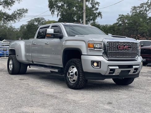 Used 2018 GMC Sierra 3500 Denali w/ Duramax Plus Package AWD/4WD image 12