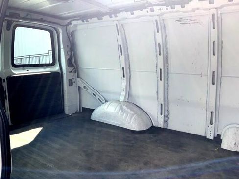 Used 2019 Chevrolet Express 2500 w/ Driver Convenience Package image 27