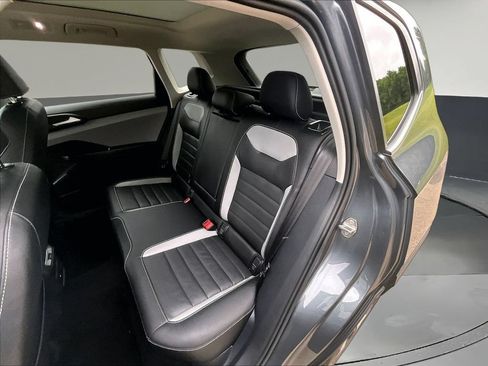 Used 2022 Volkswagen Taos SEL w/ Panoramic Sunroof Package AWD/4WD image 26