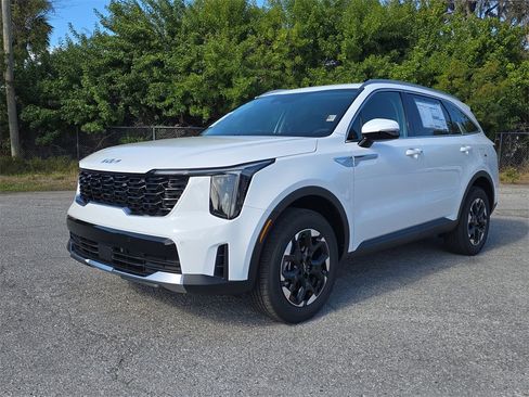 New 2026 Kia Sorento S image 4