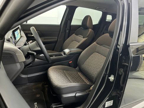 Used 2025 Nissan Kicks SV image 19