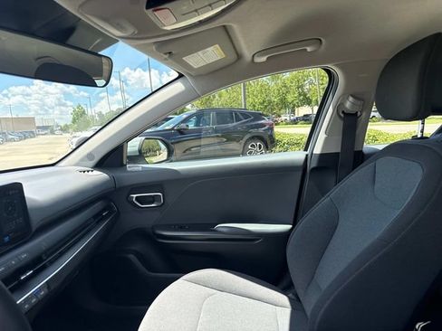 Used 2025 Kia K4 FWD image 19