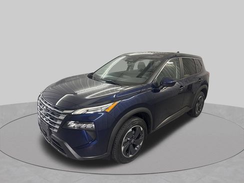 Used 2024 Nissan Rogue SV AWD/4WD image 4