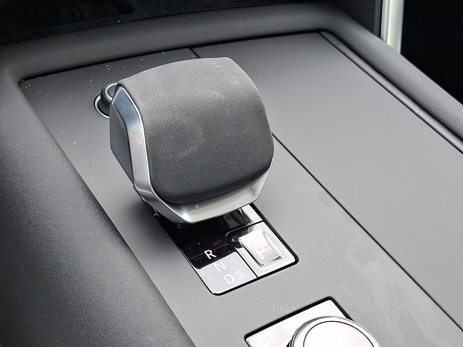 Certified 2026 Land Rover Discovery S AWD/4WD image 18
