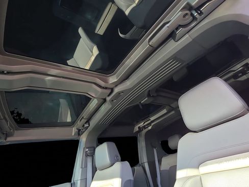 Used 2025 GMC Hummer EV 2X AWD/4WD image 25