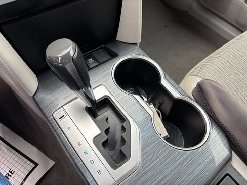 Used 2012 Toyota Camry XLE image 16