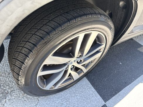 Used 2017 Honda Pilot Touring image 7