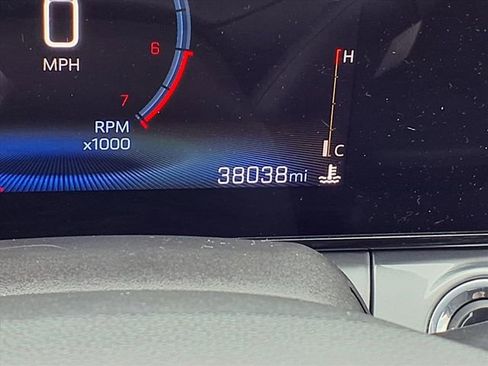 Used 2024 Chevrolet Trax LT w/ LT Convenience Package image 16