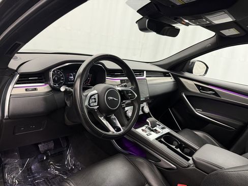 Used 2025 Jaguar F-PACE R-Dynamic S image 8