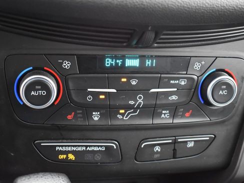 Used 2019 Ford Escape SE image 32