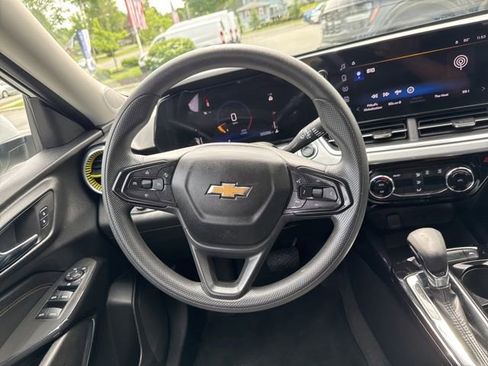 Used 2024 Chevrolet Trax LT FWD image 22