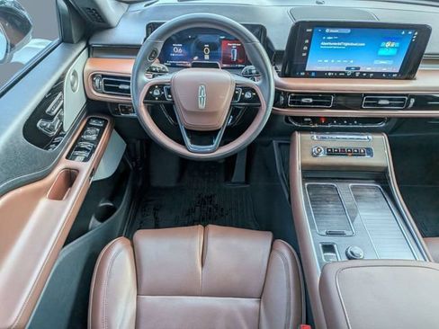 Used 2025 Lincoln Aviator Reserve w/ Equipment Group 201A AWD/4WD image 17