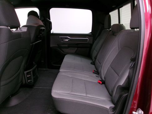 Used 2022 RAM 1500 Big Horn AWD/4WD image 9
