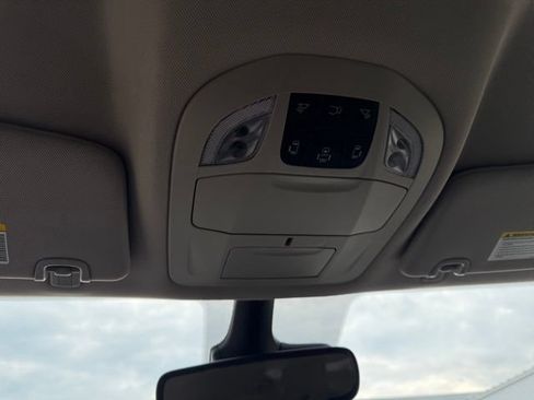 Used 2024 Chrysler Pacifica Touring-L FWD image 28