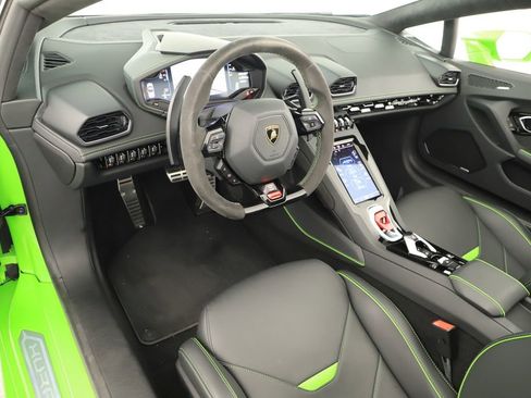 Used 2022 Lamborghini Huracan EVO RWD image 15