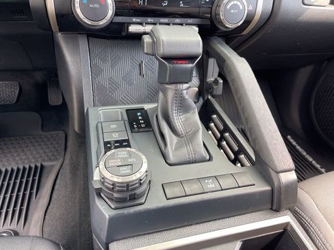 Used 2024 Toyota Tacoma TRD Off-Road image 15