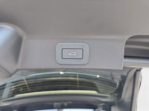 New 2026 Jaguar F-PACE R-Dynamic S image 10