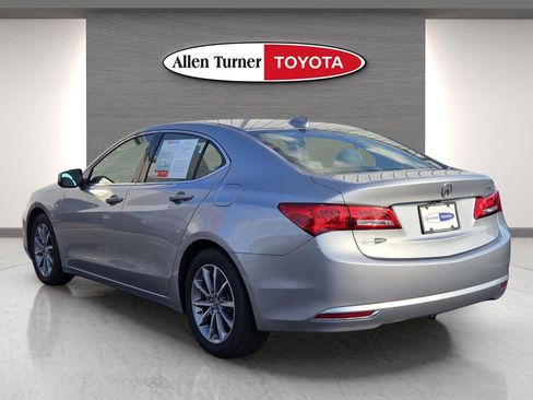 Used 2018 Acura TLX FWD image 8
