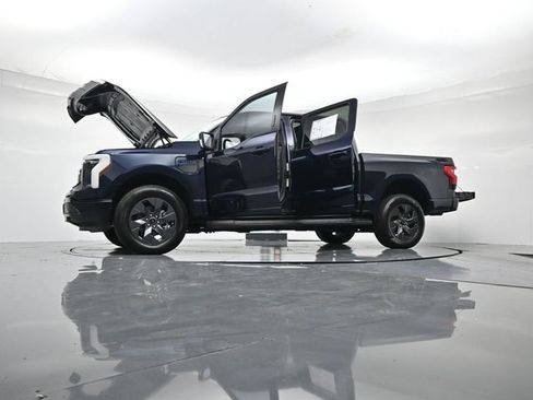 Used 2024 Ford F150 Lightning Lariat image 47
