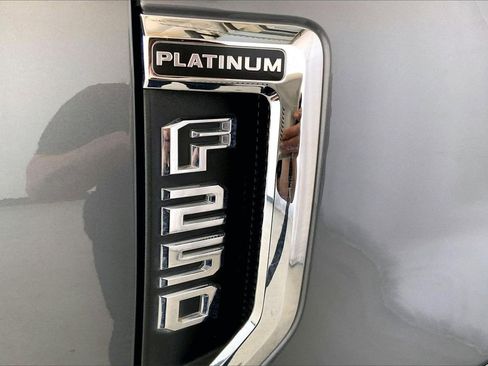 Used 2021 Ford F250 Platinum w/ Tremor Off-Road Package image 9
