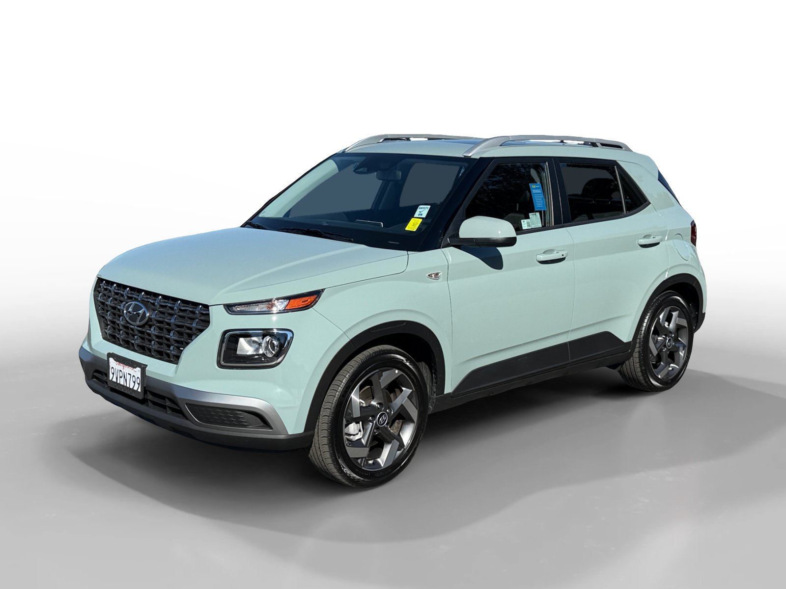 Certified 2025 Hyundai Venue SEL FWD image 1